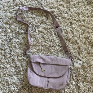 NWT Lilac Lululemon All Night Festival Crossbody